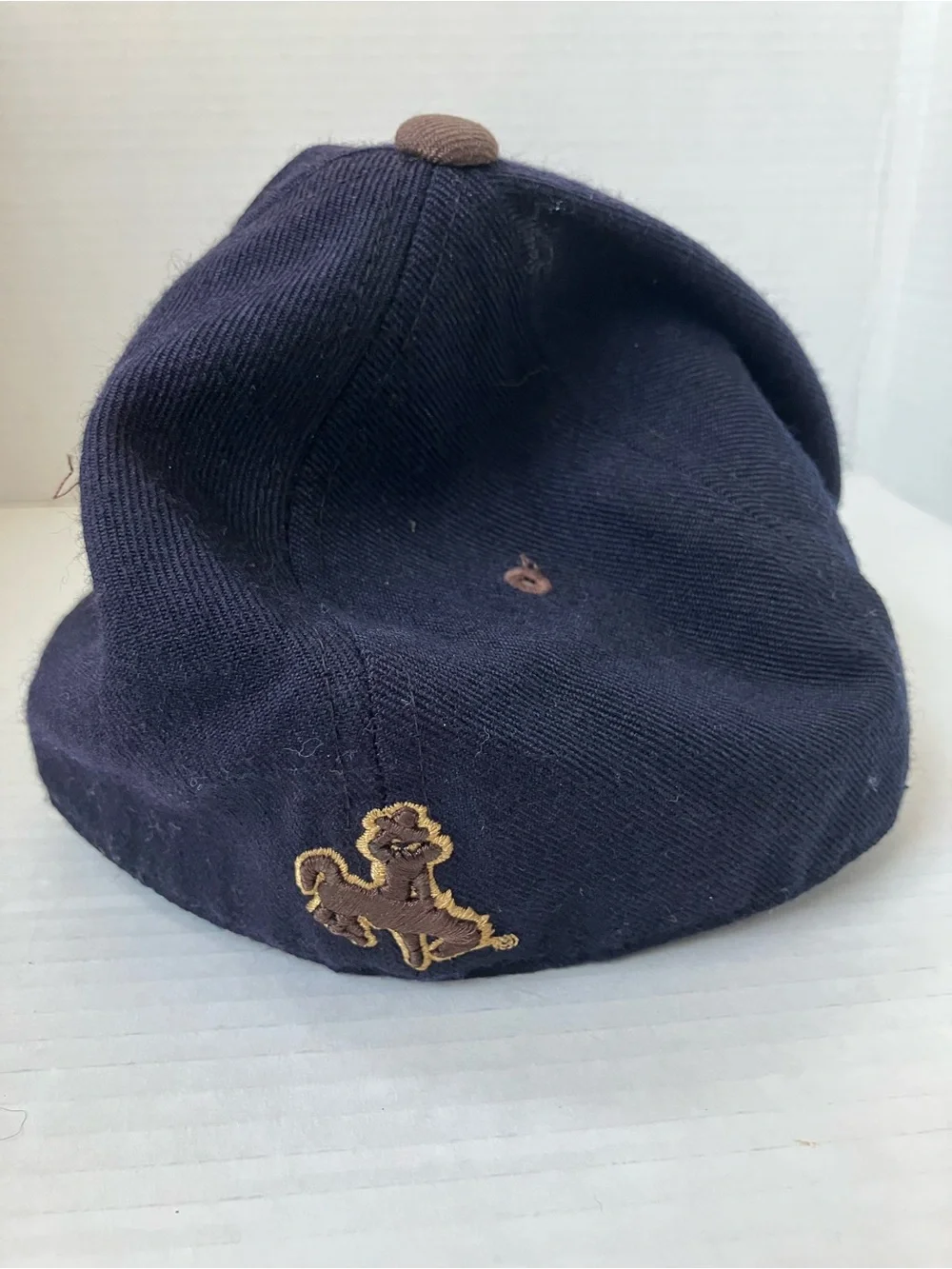 Zephyr University of Wyoming Cowboys Black Hat Cap UW 7 1/8 Embroidered Pete